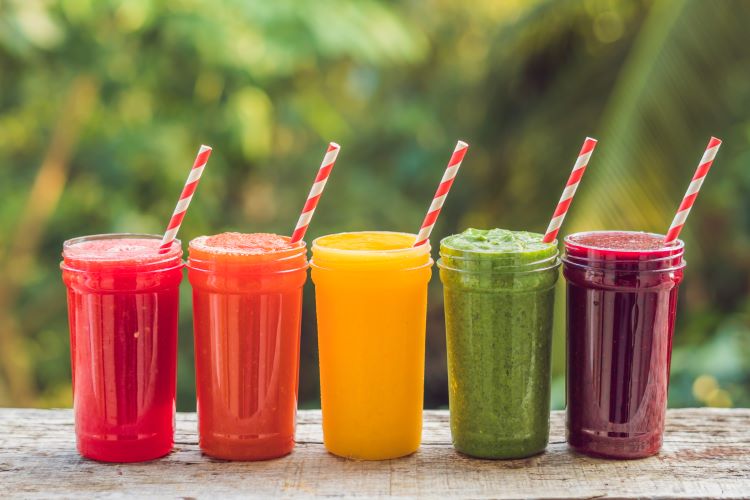 Suco de Laranja com Abacaxi e Hortelã